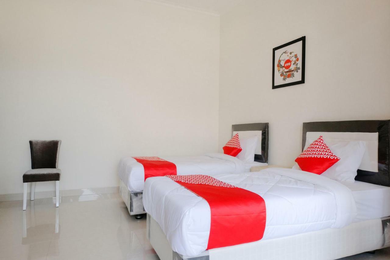 Hotel Oyo 1110 Ijen Butik House 2*